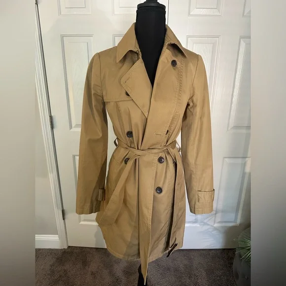 Banana Republic Factory Tan Women's Trench Coat - Picture 3 of 11